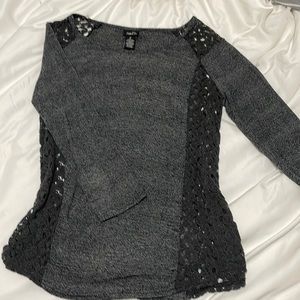 Laced and grey slimming, quarter length sleeves